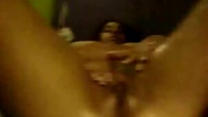 સ્પા સેકસી બીપી વીડીયો એચડી ચિકને તેના રૂમમાં બાલ્ડ કિંગપિન દ્વારા fucked.