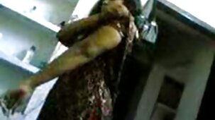 સોફ્ટ સોફા ગુજરાતી સેકસી બીપી વીડીયો પર એક ભવ્ય વ્યક્તિ એક રસદાર સ્લટ fucked.